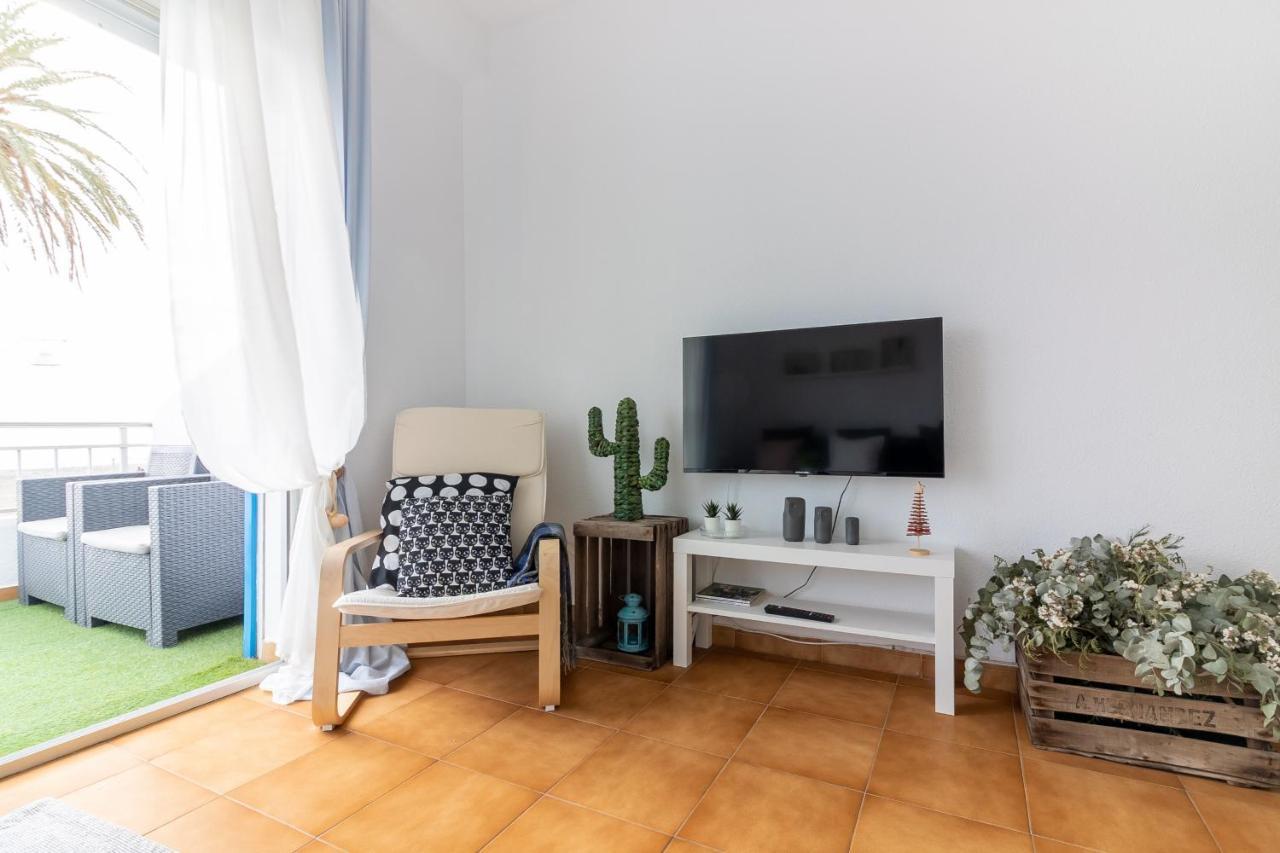 Sea & Wave Pedregalejo Beach Apartment Malaga Bagian luar foto