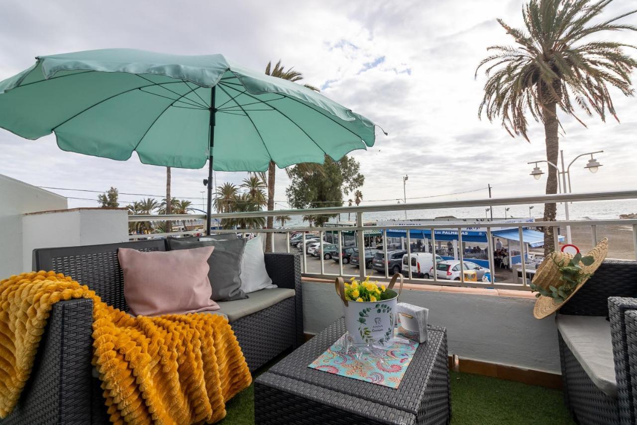 Sea & Wave Pedregalejo Beach Apartment Malaga Bagian luar foto