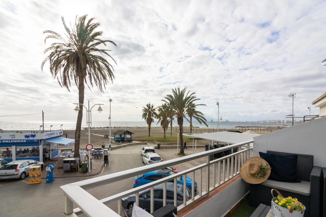 Sea & Wave Pedregalejo Beach Apartment Malaga Bagian luar foto
