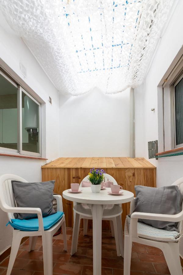 Sea & Wave Pedregalejo Beach Apartment Malaga Bagian luar foto