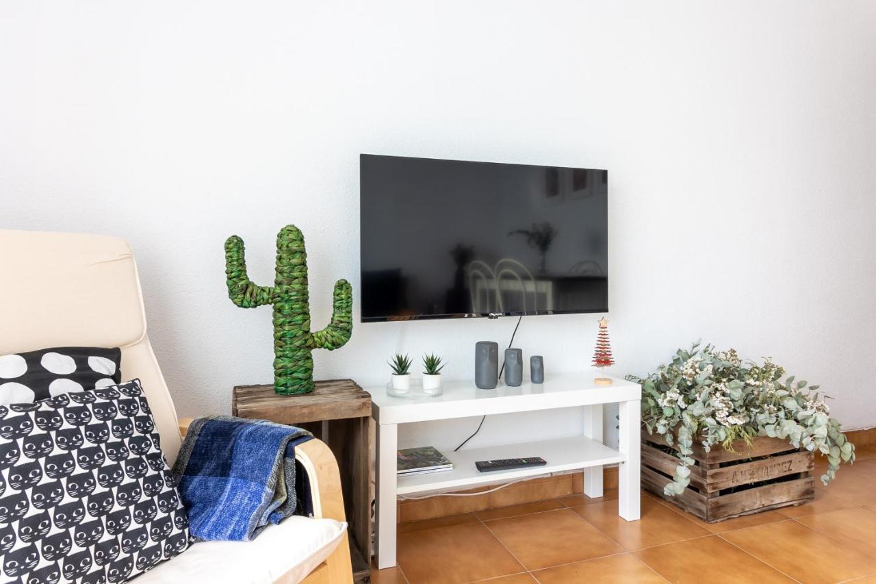Sea & Wave Pedregalejo Beach Apartment Malaga Bagian luar foto